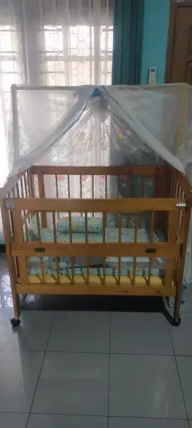 BOX / TEMPAT TIDUR BAYI KAYU