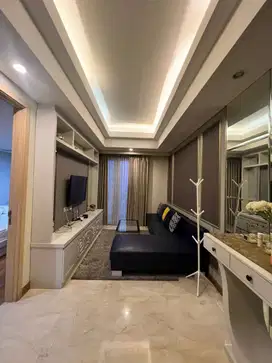 DISEWAKAN APARTEMEN MEWAH 1BR FULL FURNISH BARU SIAP HUNI