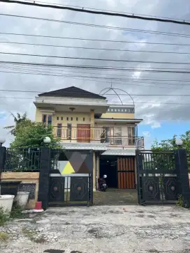 Disewakan rumah 2 lantai istimewa dekat RSUD SLEMAN