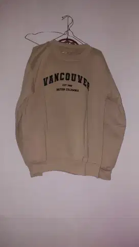 Crewneck sweater