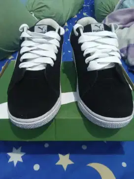 Jual sepatu karena butuh uang