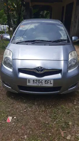 Yaris type E 2010
