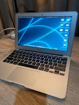 Macbook Air Early 2015 11 i5 8GB SSD 512GB