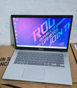 Laptop Asus Vivobook M409DA
Amd Athlon Silver 3050U Ram 8 SSD 256