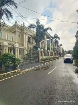 Jual rumah dalam perumahan taman duren sawit Jakarta Timur