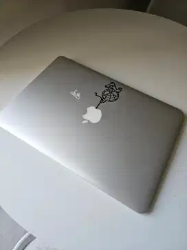 Dijual MacBook Air 13Inch 8/128GB - 2017