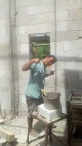 Tukang bangunan