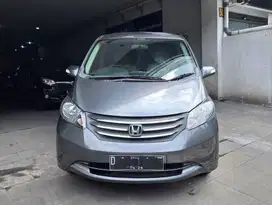 HONDA FREED PSD 1.5 E AT 2011 ISTIMEWA ANTIK MATIC
