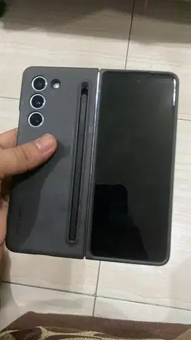 Samsung Z fold 5 (5G) 12/512 gb