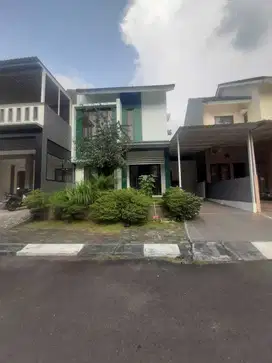 Rumah Dengan 4 kmr tidur dan luas