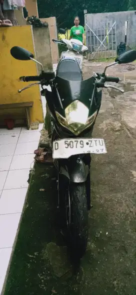 Jual cepat satria Fu 2010 ss kumplit pajak isi stater jalan orisinil