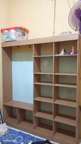 Pembuatan lemari sesuai desain