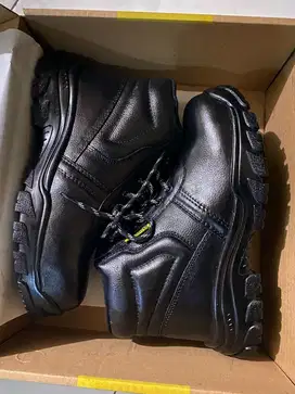 sepatu safety merk dakkar & handymen