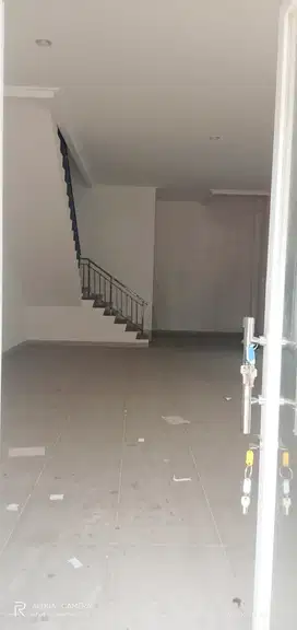 Ruko Golf Island Gandeng Hoek Dan Badan. Unit Masih Baru.