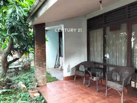 Dijual Rumah Bergaya Country Harga Dibawah NJOP Di Warung Jati