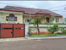 Rumah Mewah di Cinere dengan halaman Luas dan Modern, jalsel