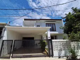 Dijual Rumah Asri - HOEK Di Cinere 2 lantai