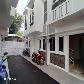 RUMAH 2 LANTAI SIAP HUNI CIPINANG ELOK JAKARTA TIMUR