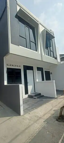 RUMAH 2 LANTAI SIAP HUNI INDUSTRI 2 GUNUNG SAHARI JAKARTA PUSAT
