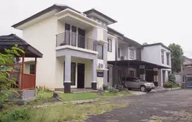 DIJUAL Rumah 2 Lantai Lokasi Strategis di Pejaten Timur Jak-Sel