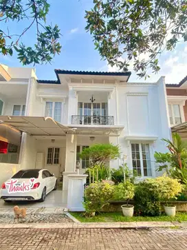 Rumah cantik di Perumahan Elite Candi Golf Jangli Semarang