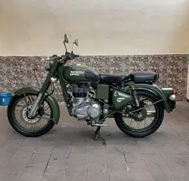 Royal enfield 500 classic