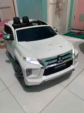 mobil-mobilan aki pajero sport