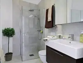 Pintu kaca dan alumunium