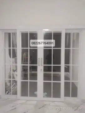 Pintu kaca alumumium