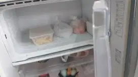 Kulkas 1 pntu besar lengkap sgt normal dngin free lalamove