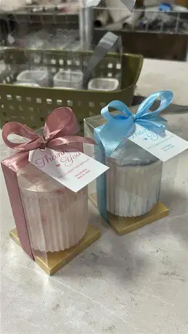 Bagian pembuatan dan quality control produk handmade dekorasi, vas, dl