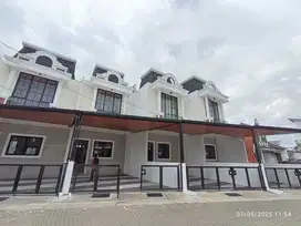 Rumah Aman Dan Nyaman Di Green Parahyangan Bandung