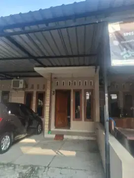 TAKE OVER RUMAH STRATEGIS TENGAH KOTA BISA USAHA DIDEPAN RUMAH