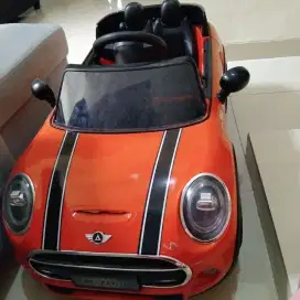 Mobil mainan remote aki