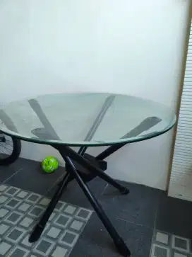 Meja Makan dapat 4 kursi Makan