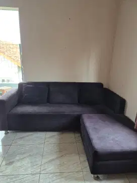 Sofa letter L warna hitam