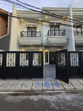 Dijual Rumah Siap huni di Duren Sawit Jakarta Timur