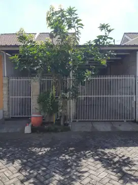 Rumah dekat pusat kota sidoarjo