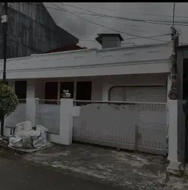 Disewakan rumah aman & nyaman di Tebet Utara Jakarta Selatan
