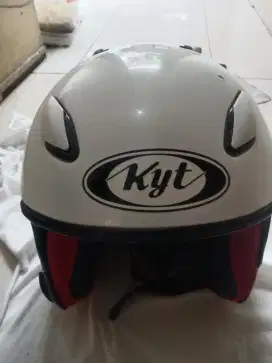 HELM KYT DJ MARU