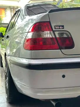 BMW 318i 2004 Bensin
