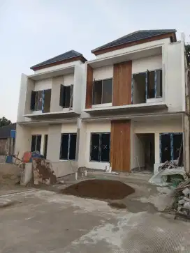 RUMAH 2 LANTAI 15 MENIT KE LRT CIBUBUR