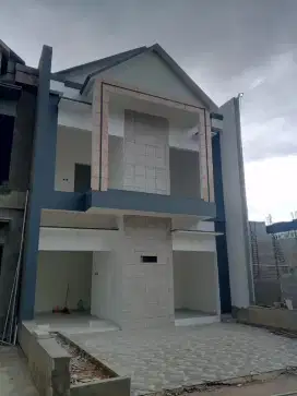 RUMAH MODERN DEKAT EXIT TOL BAMBU APUS
