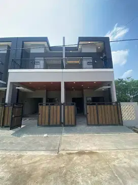 Rumah 2 lantai lokasi sangat strategis dalam komplek Dahlia GDC depok