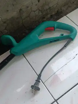 Mesin potong rumput praktis listrik