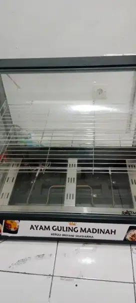 Etalase penghangat makanan