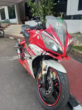 Yamaha R15 2014 mulus jual cepat