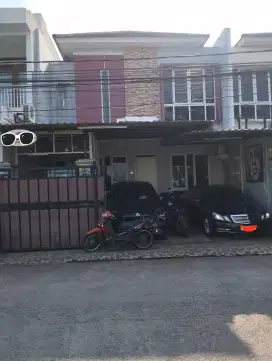 Rumah 2 lantai di Boulevard, Bogor hadap Timur
