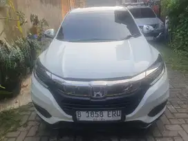 HRV Tahun 2019 Putih Metic