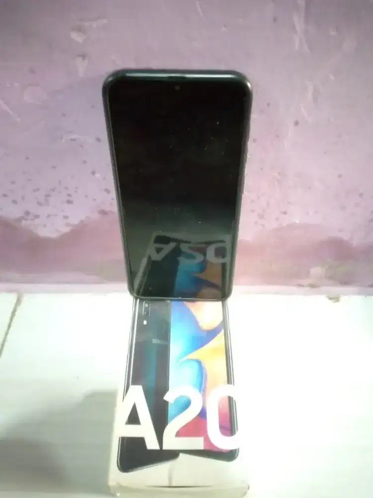 Di jual  hp merk Samsung A20